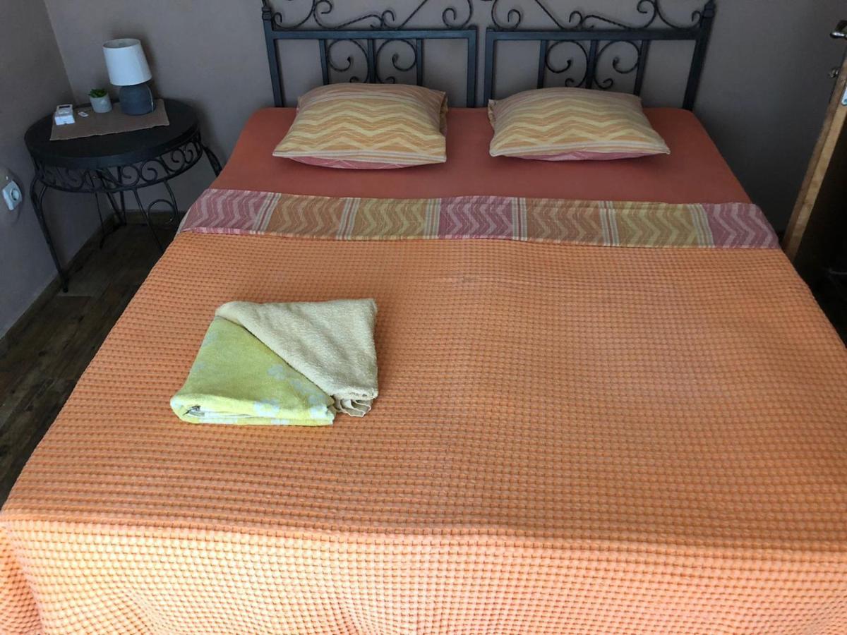 Hostel Anton Tivat Buitenkant foto