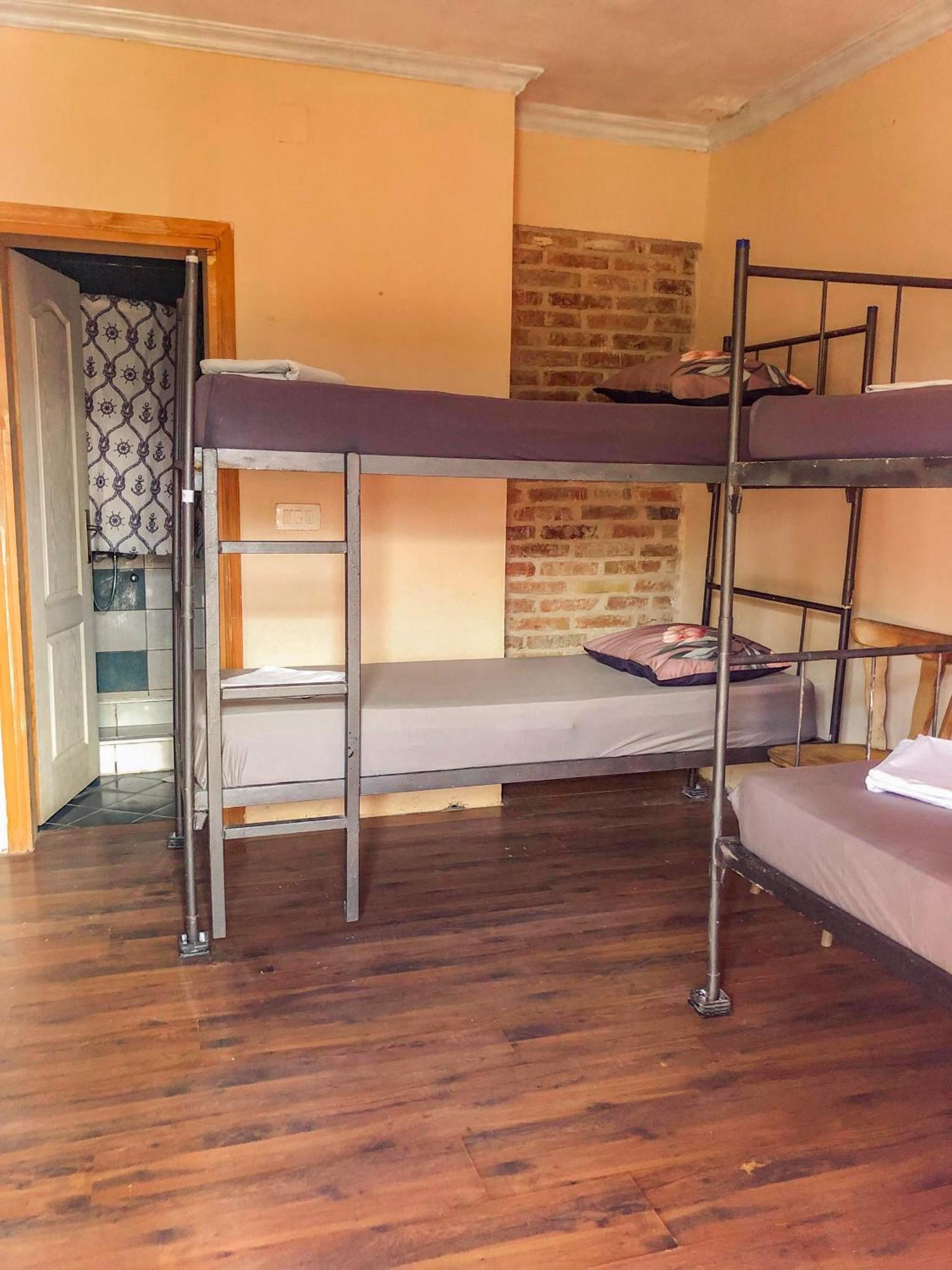 Hostel Anton Tivat Buitenkant foto