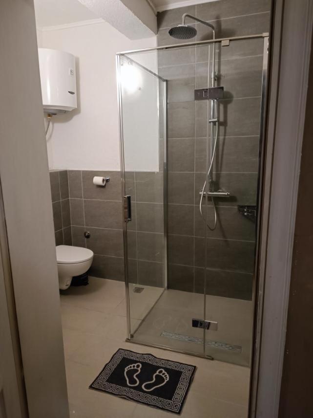 Hostel Anton Tivat Buitenkant foto