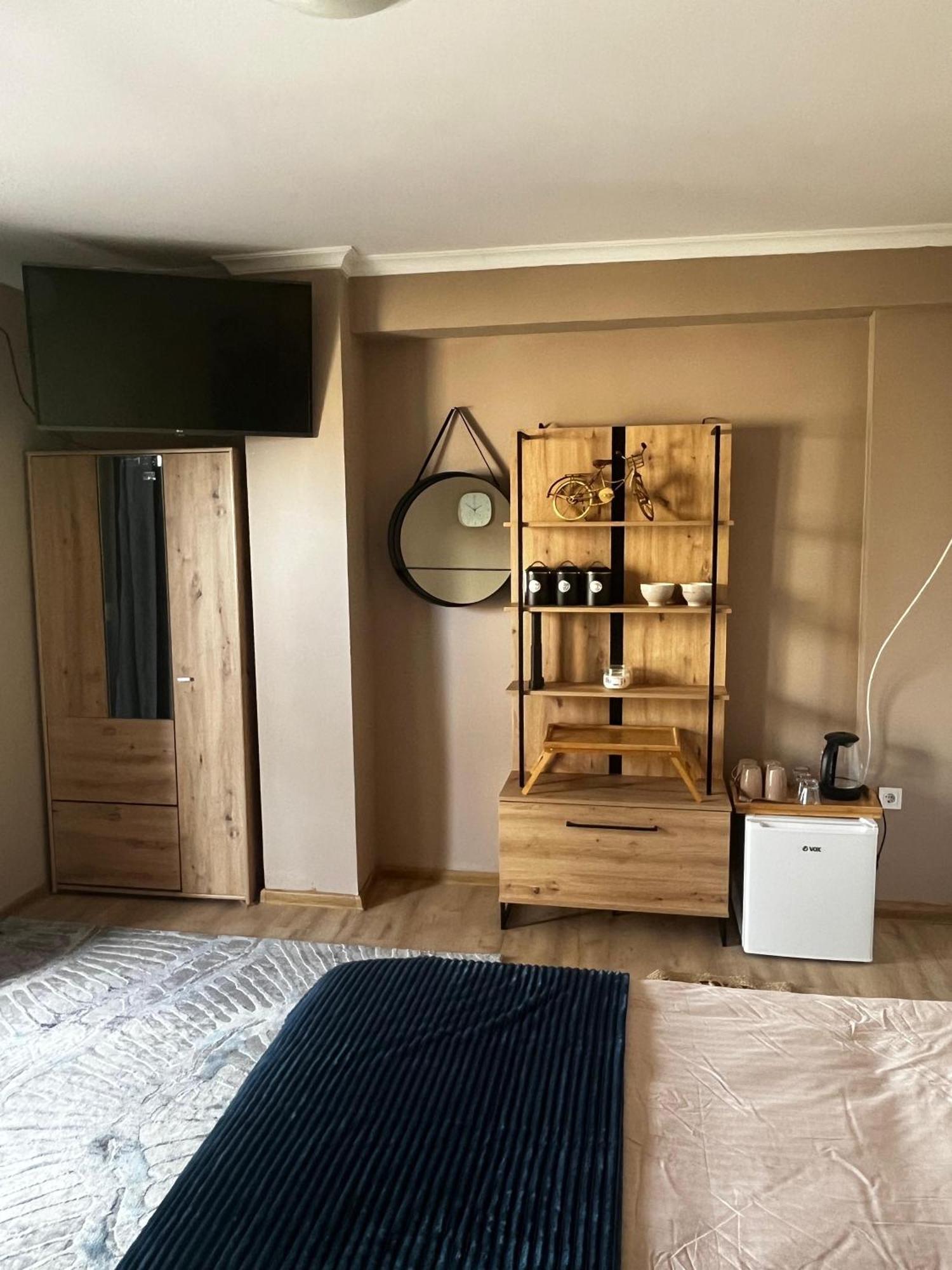 Hostel Anton Tivat Buitenkant foto
