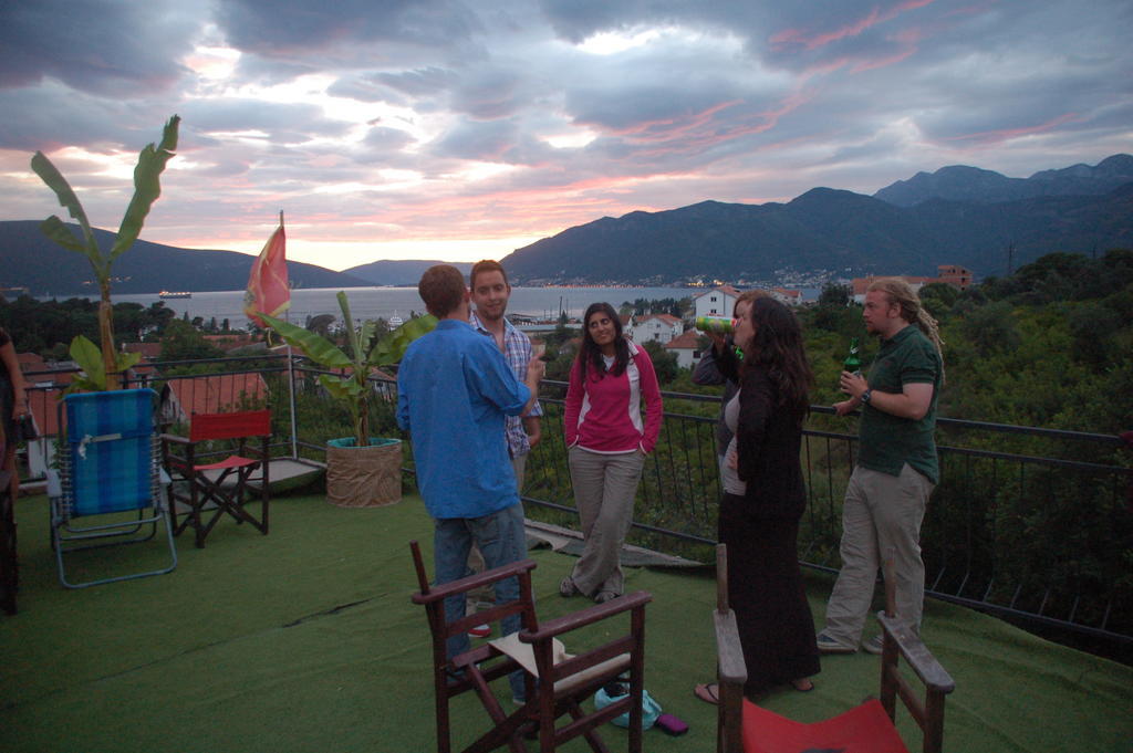 Hostel Anton Tivat Buitenkant foto