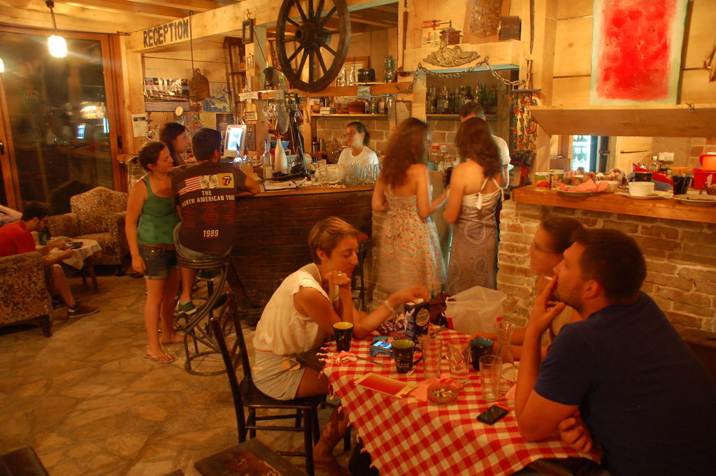 Hostel Anton Tivat Buitenkant foto