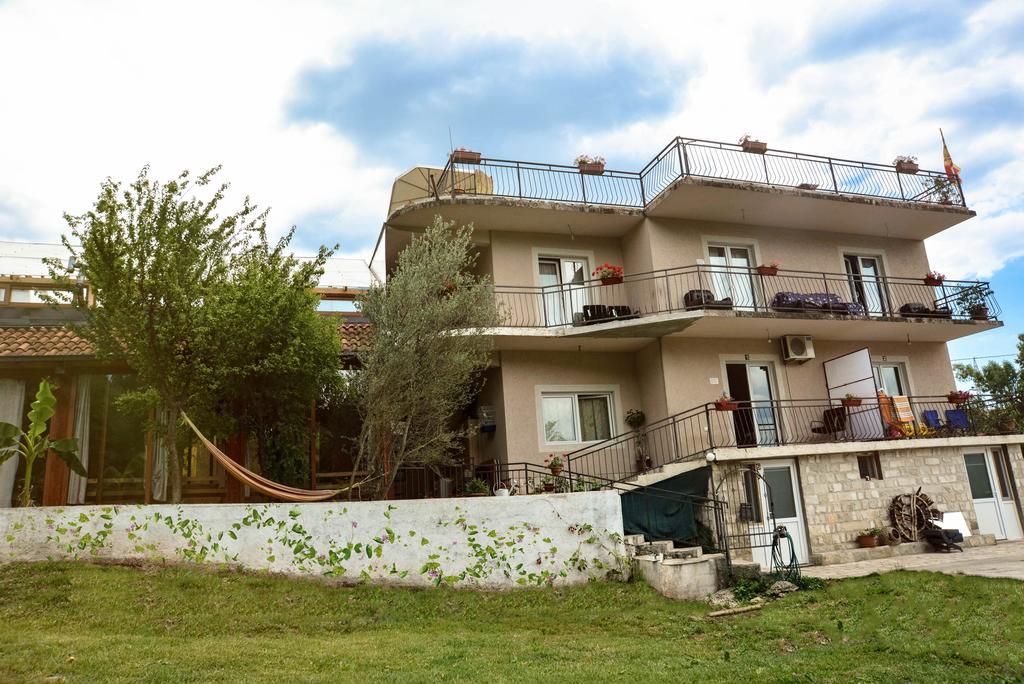Hostel Anton Tivat Buitenkant foto