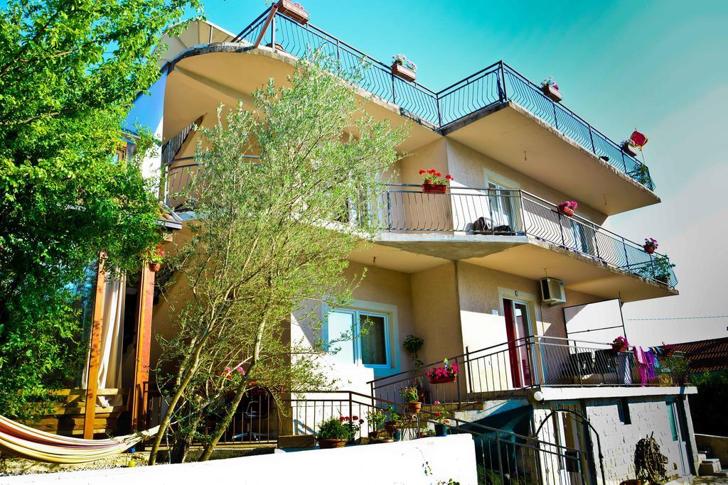 Hostel Anton Tivat Buitenkant foto
