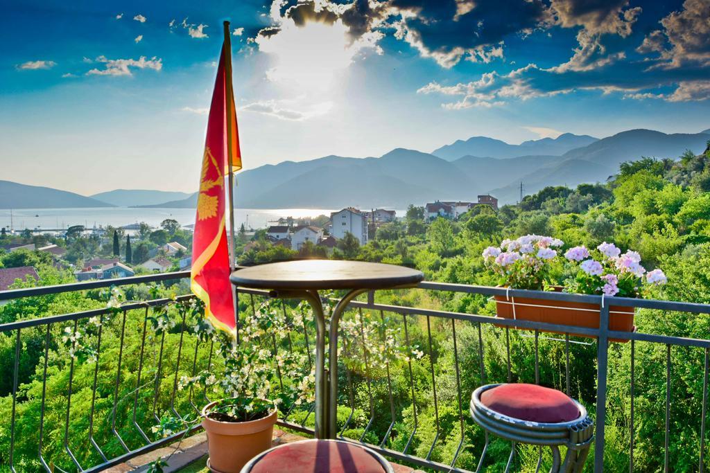 Hostel Anton Tivat Buitenkant foto